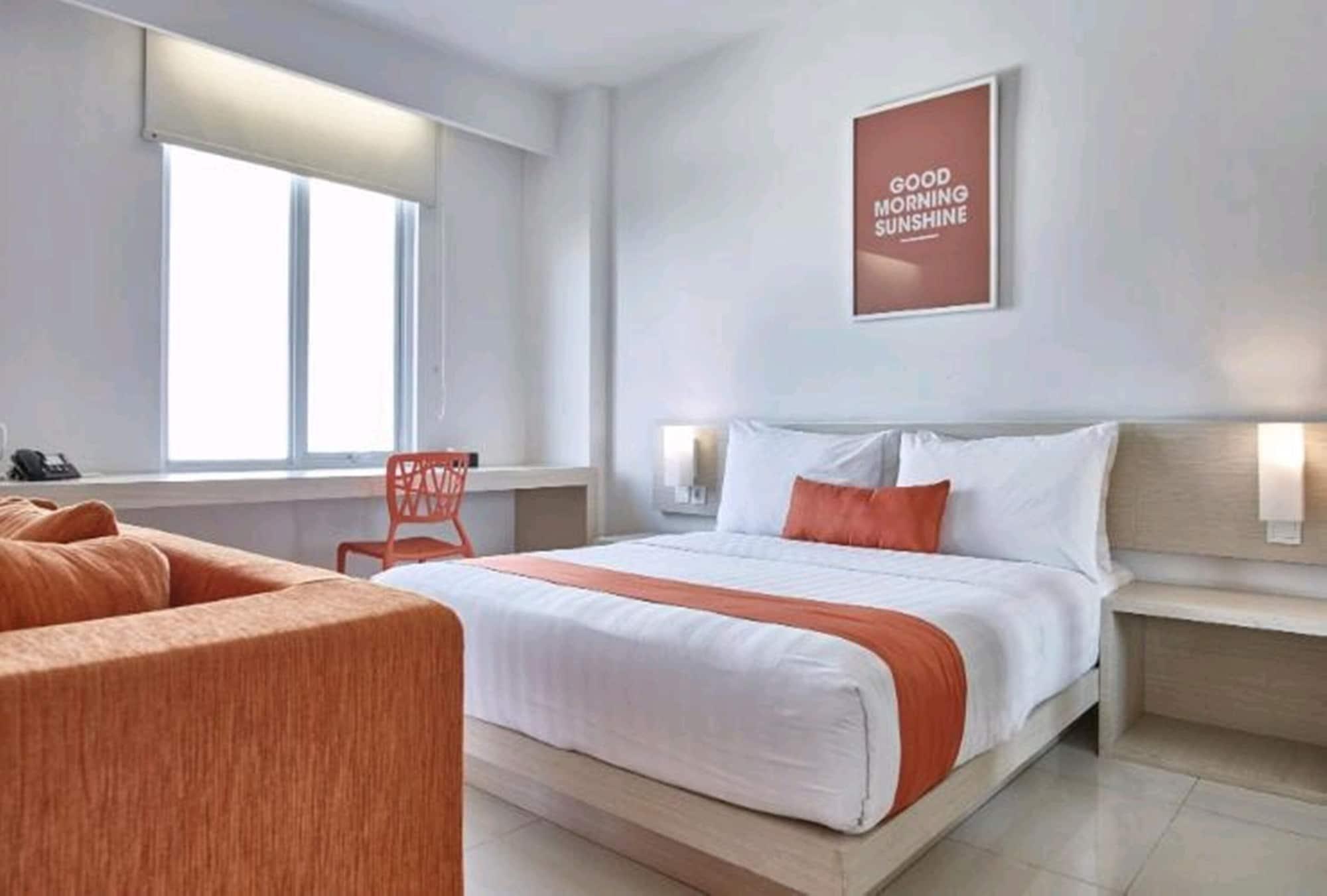 Hotel Zuri Express Lippo Cikarang à Bekasi Extérieur photo