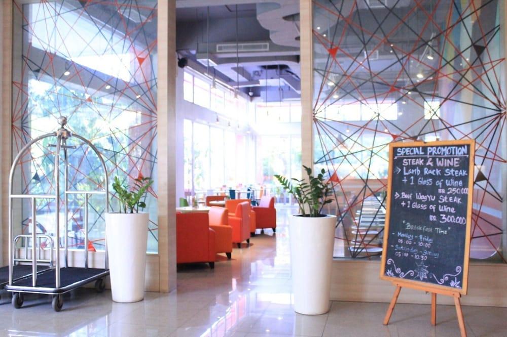 Hotel Zuri Express Lippo Cikarang à Bekasi Extérieur photo