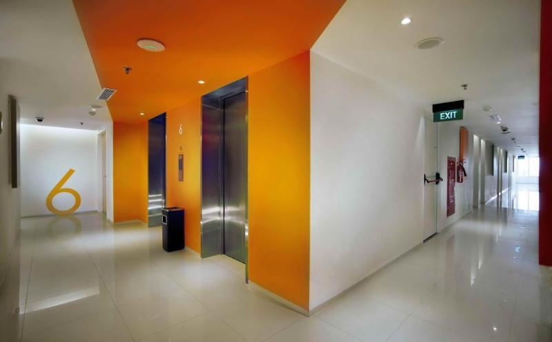 Hotel Zuri Express Lippo Cikarang à Bekasi Extérieur photo