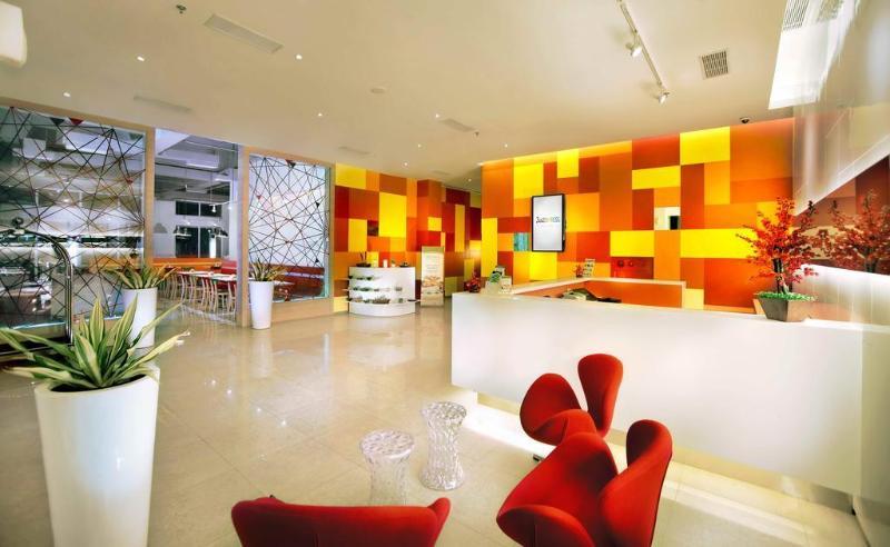 Hotel Zuri Express Lippo Cikarang à Bekasi Extérieur photo