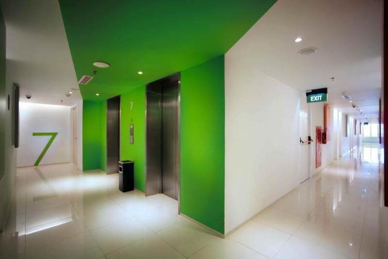 Hotel Zuri Express Lippo Cikarang à Bekasi Extérieur photo