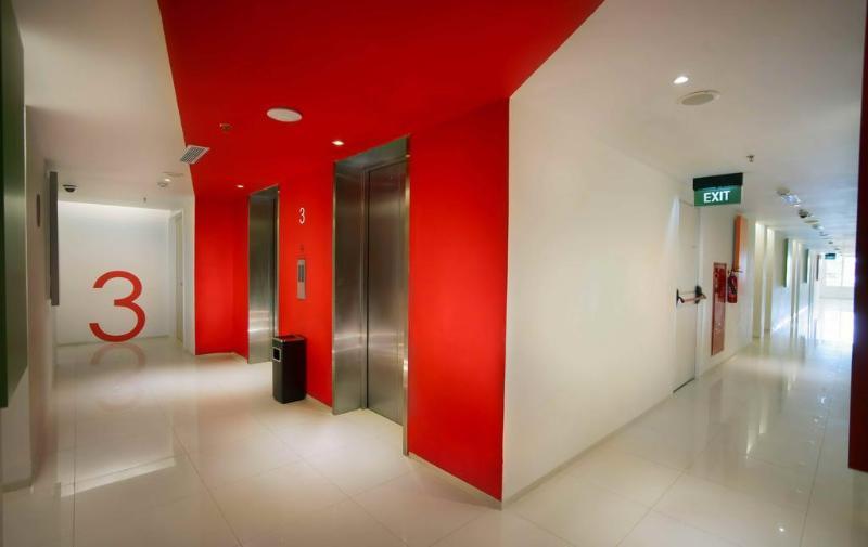Hotel Zuri Express Lippo Cikarang à Bekasi Extérieur photo