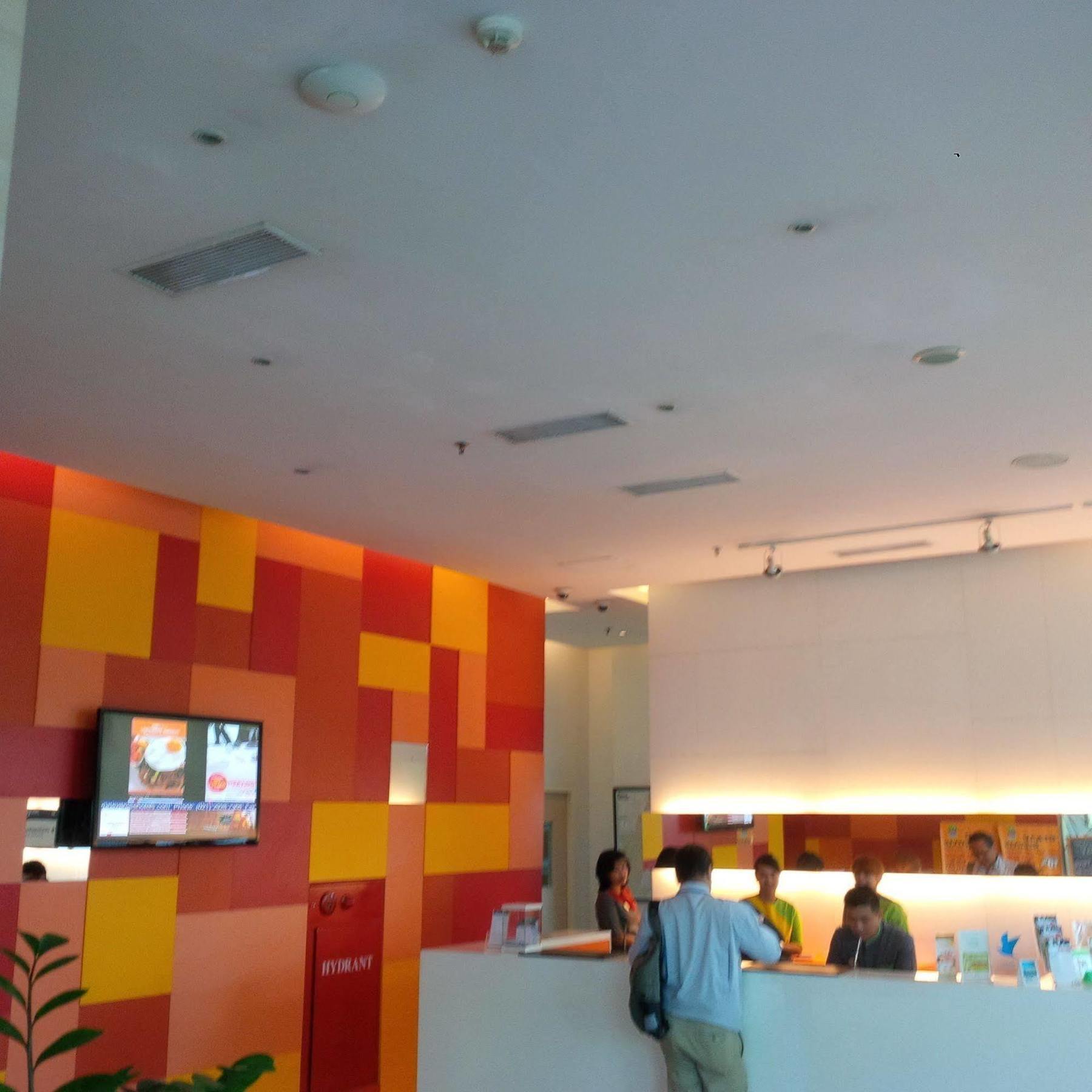 Hotel Zuri Express Lippo Cikarang à Bekasi Extérieur photo