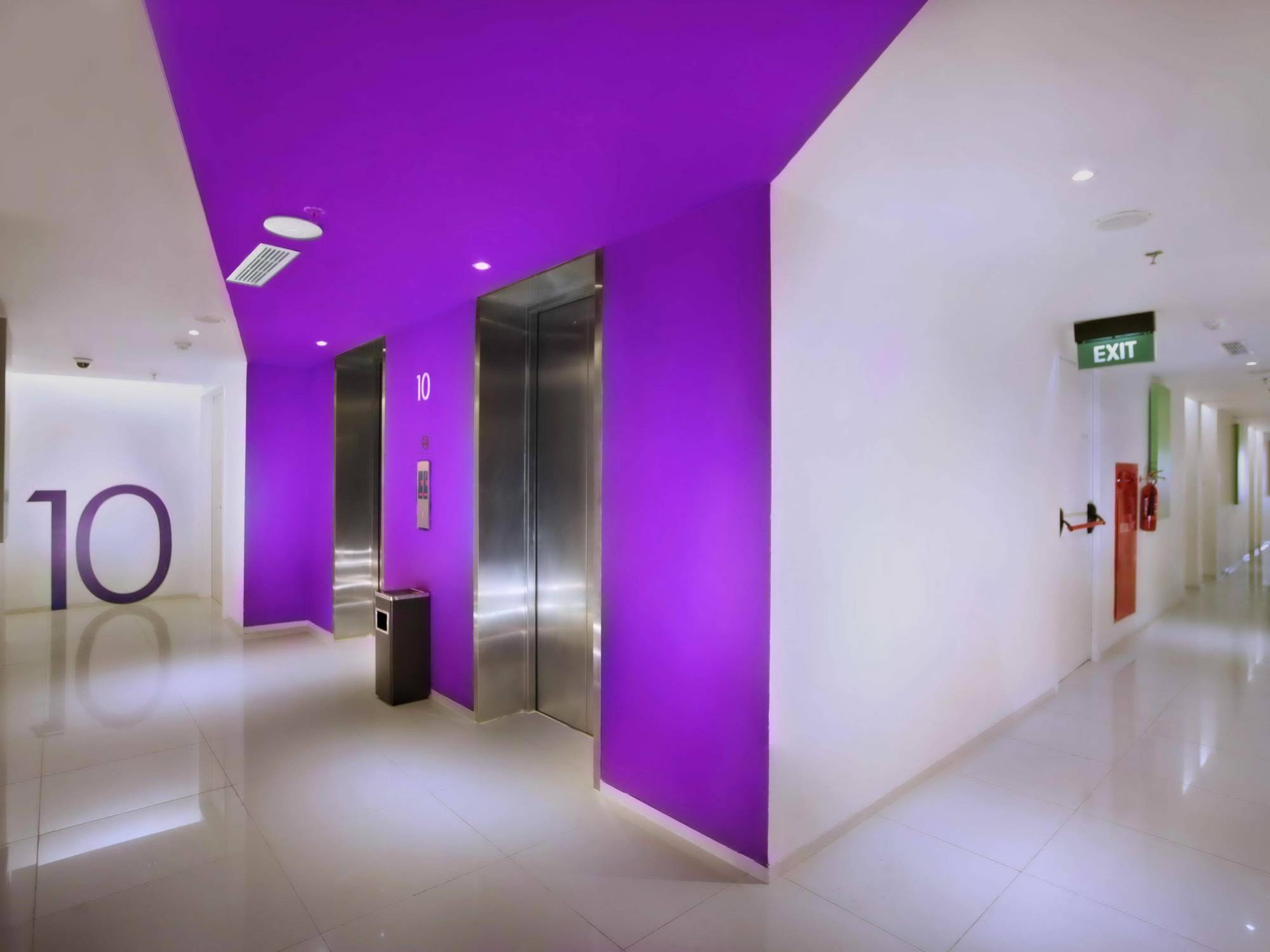 Hotel Zuri Express Lippo Cikarang à Bekasi Extérieur photo